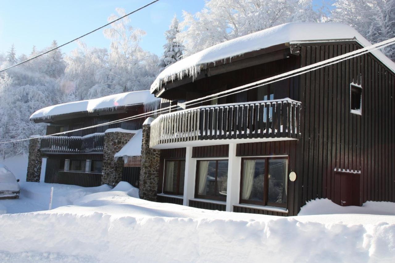 Les Marmottes 2 Etoiles Nn Hotel Montferrier